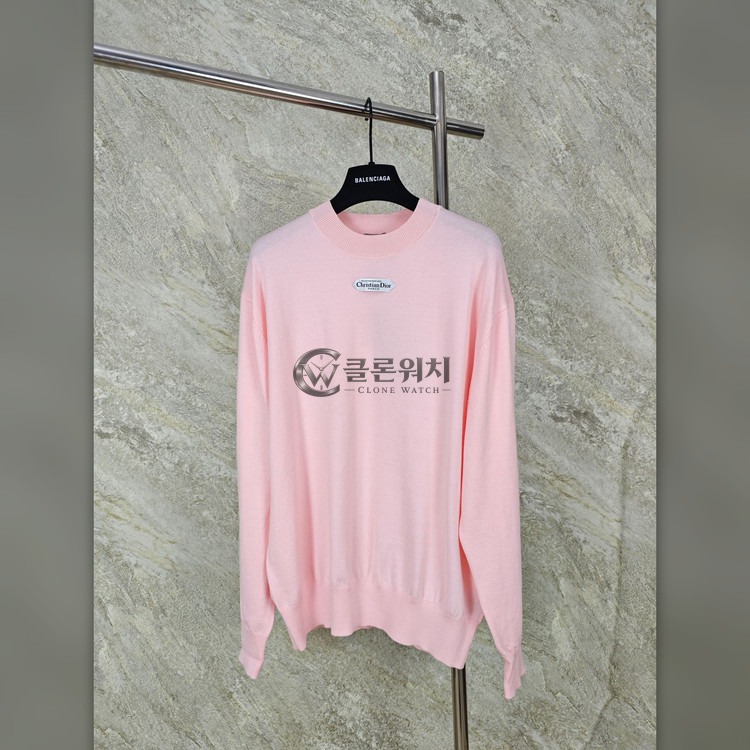 디올 칼라 로고 니트
