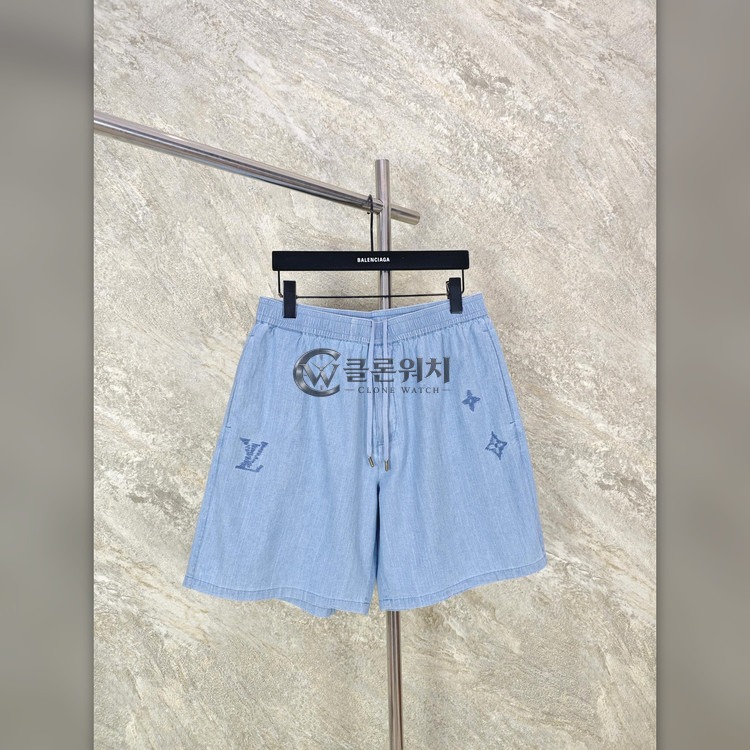 루이비통 26SS 자수 로고 청년 반바지