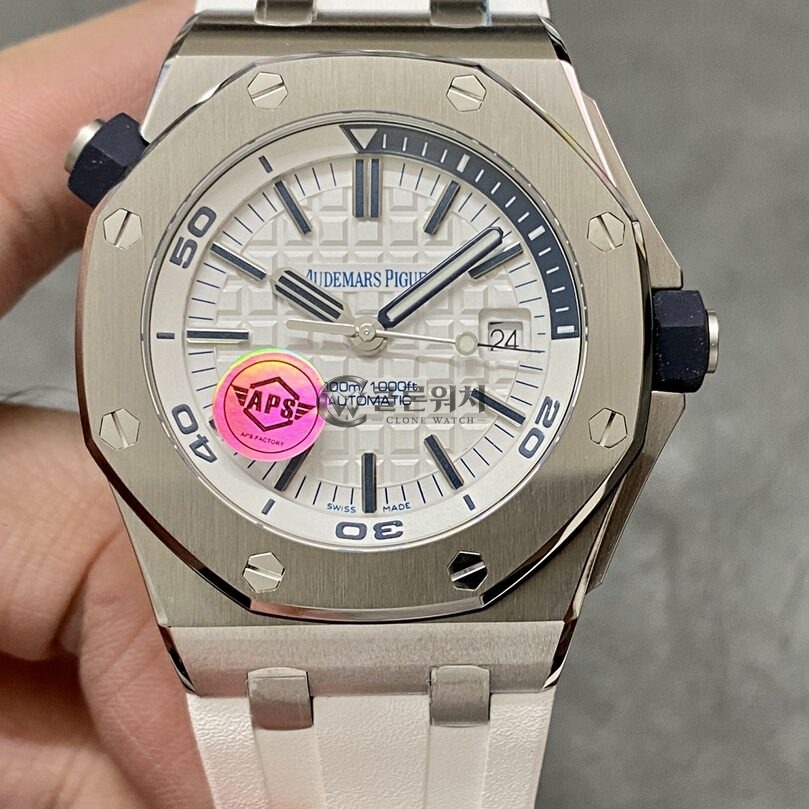 APS 공장 최고퀄 오데마피게 로얄오크 오프쇼어 15710 화이트 다이얼 316L Steel Bezel&Case 러버밴드 3120 무브먼트 42mm