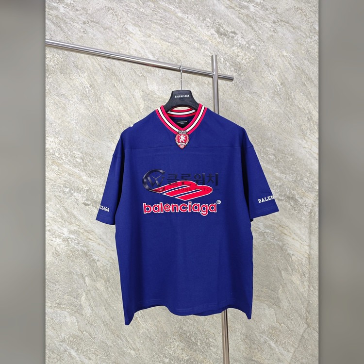 발렌시아가 26SS 3B Football V넥 반팔 티셔츠 블루