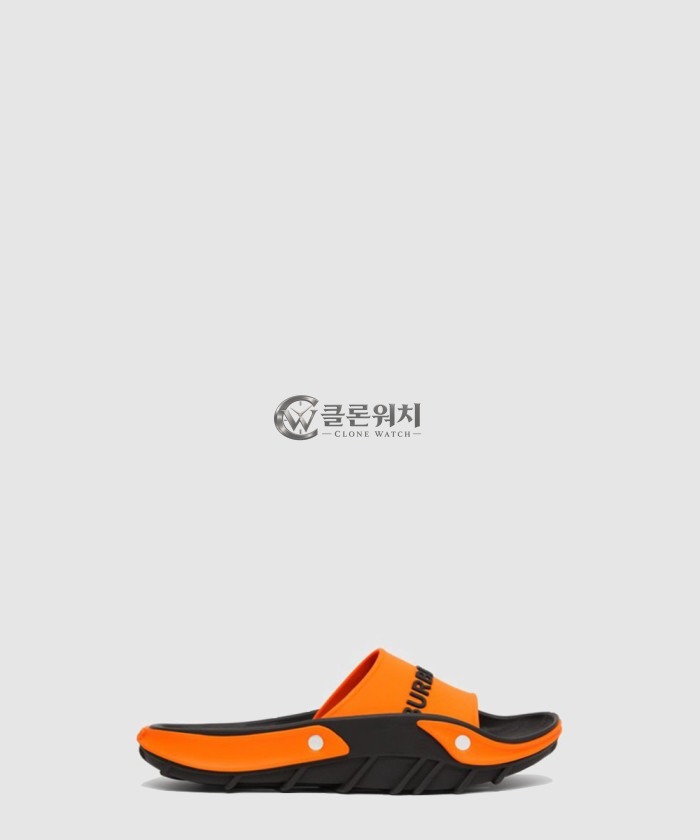 버버리 투톤 로고 패치 슬라이드 80568021