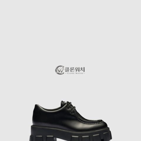 프라다 모놀리스 페이던트 로퍼 1E254N