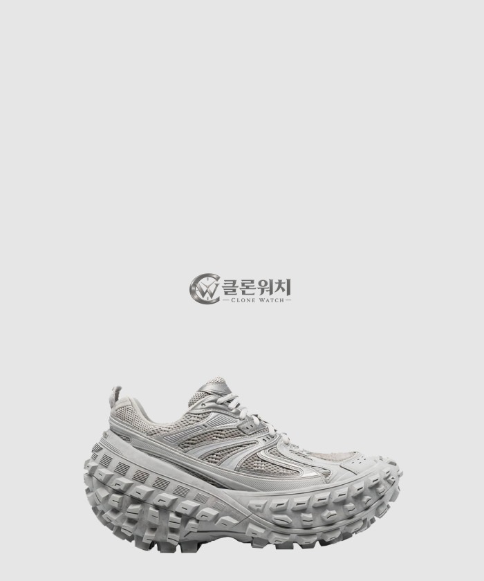 Balenciaga Defender sneakers 685613