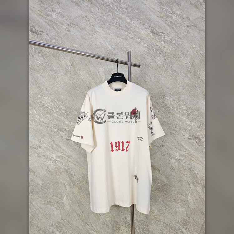 발렌시아가 26SS 타투 아트 반팔 티셔츠