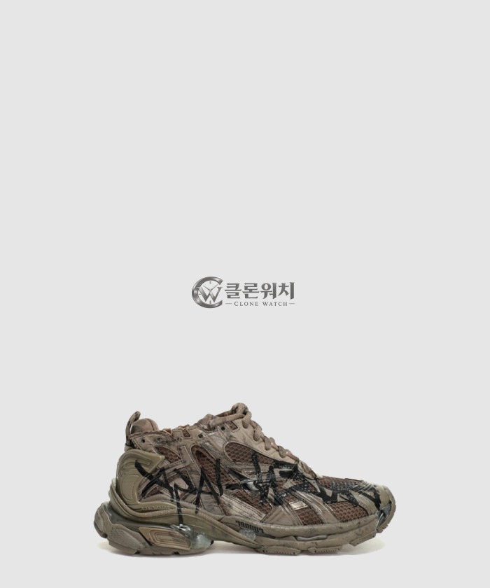 발렌시아가 러너 스니커즈 677402