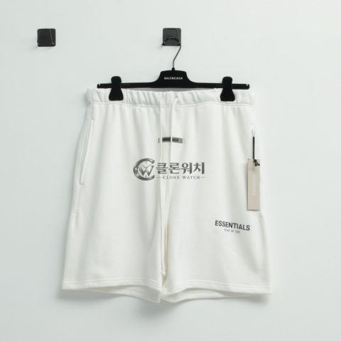 Fear of God sub-line ESSENTIALS 3M Reflective Loose Shorts