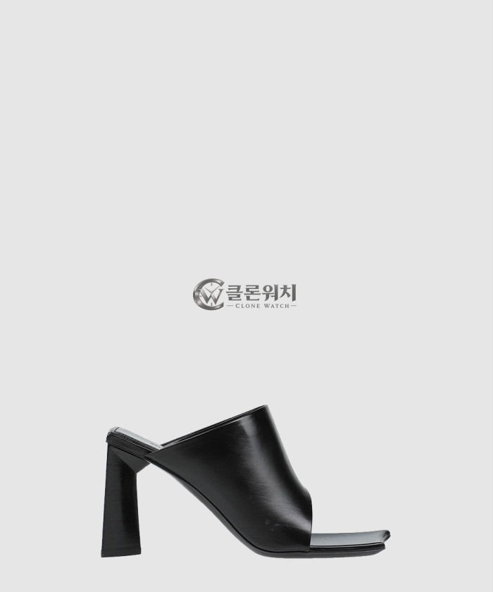 발렌시아가 문 스퀘어 토 레더 뮬 170289