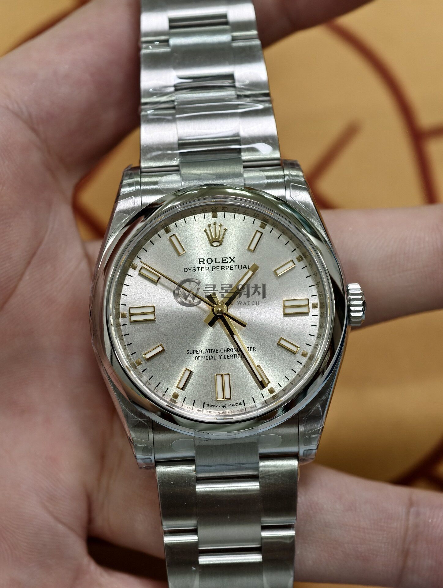VS 공장 롤렉스 오이스터 퍼페추얼 36mm 126000 실버 선버스트 다이얼 옐로 골드 액센트 스무스 베젤 오이스터 브레이슬릿 – 1:1 슈퍼클론 DD3230 무브먼트