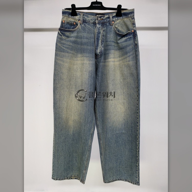 발렌시아가 22FW 스노우 왁스 워싱 데님 팬츠