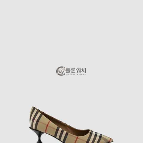 버버리 빈티지 체크 펌프스 8024075