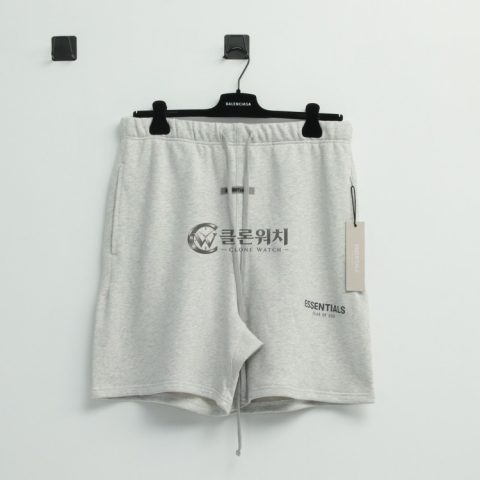Fear of God sub-line ESSENTIALS 3M Reflective Loose Shorts