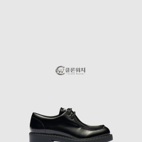 프라다 모놀리스 페이던트 로퍼 1E249N