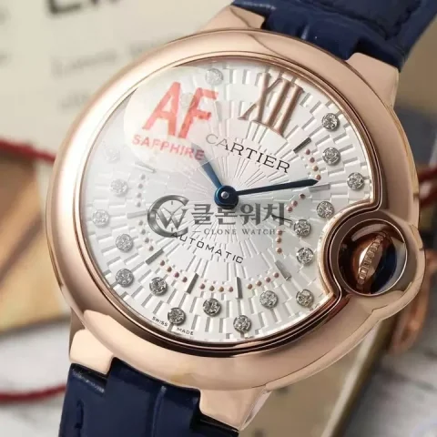 까르띠에 발롱 블루 33mm RG AF 1:1 베스트 에디션 실버 텍스처드 다이아몬드 다이얼 블루 레더 스트랩 SEIKO NH05A