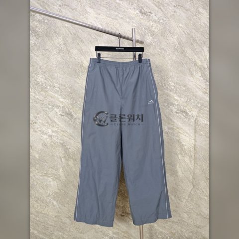 발렌시아가 26FW 회색 운동 바지 및 재킷 세트