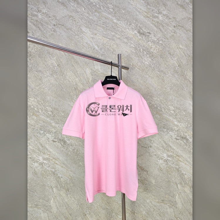 프라다 메탈 로고 폴로셔츠