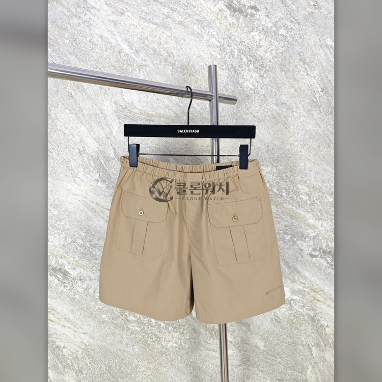 프라다 포켓 쇼츠 카키