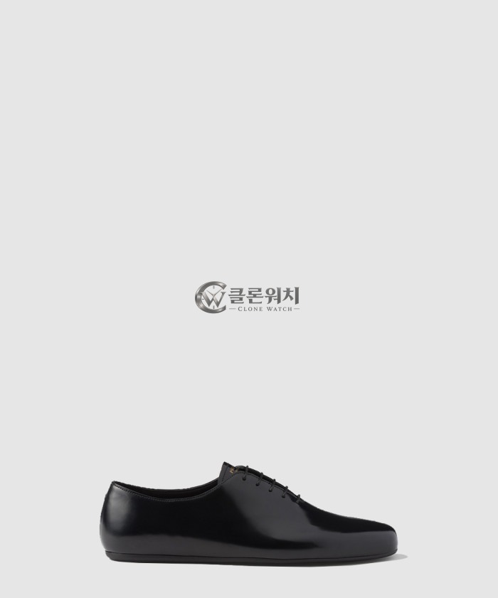 프라다 브러시드 가죽 레이스업 2EG448