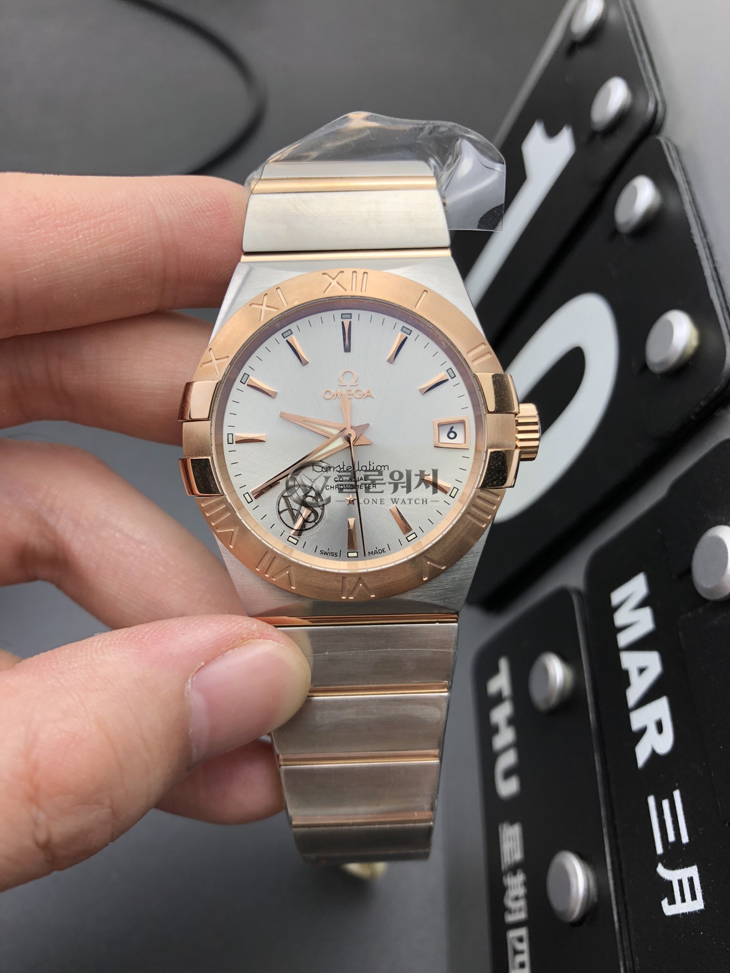 VS 공장 오메가 컨스텔레이션 코액시얼 38mm 투톤 실버 다이얼 (123.20.38.21.02.001) – 1:1 슈퍼클론, 단동 DD8500 무브먼트
