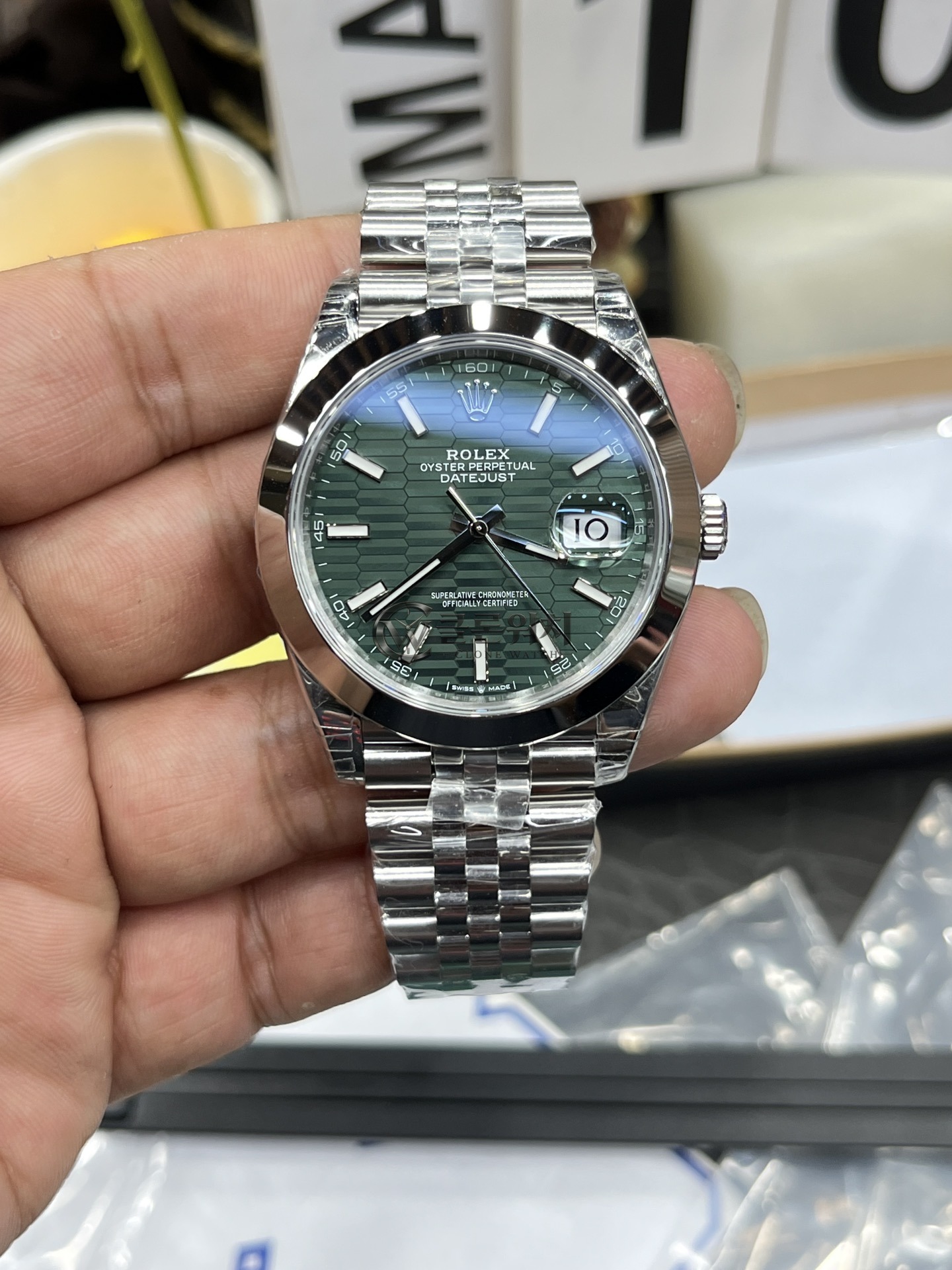 VS 공장 롤렉스 데이트저스트 41mm 126300 그린 플루티드 모티프 다이얼 스무스 베젤 주빌리 브레이슬릿 – 1:1 슈퍼클론 DD3235 무브먼트