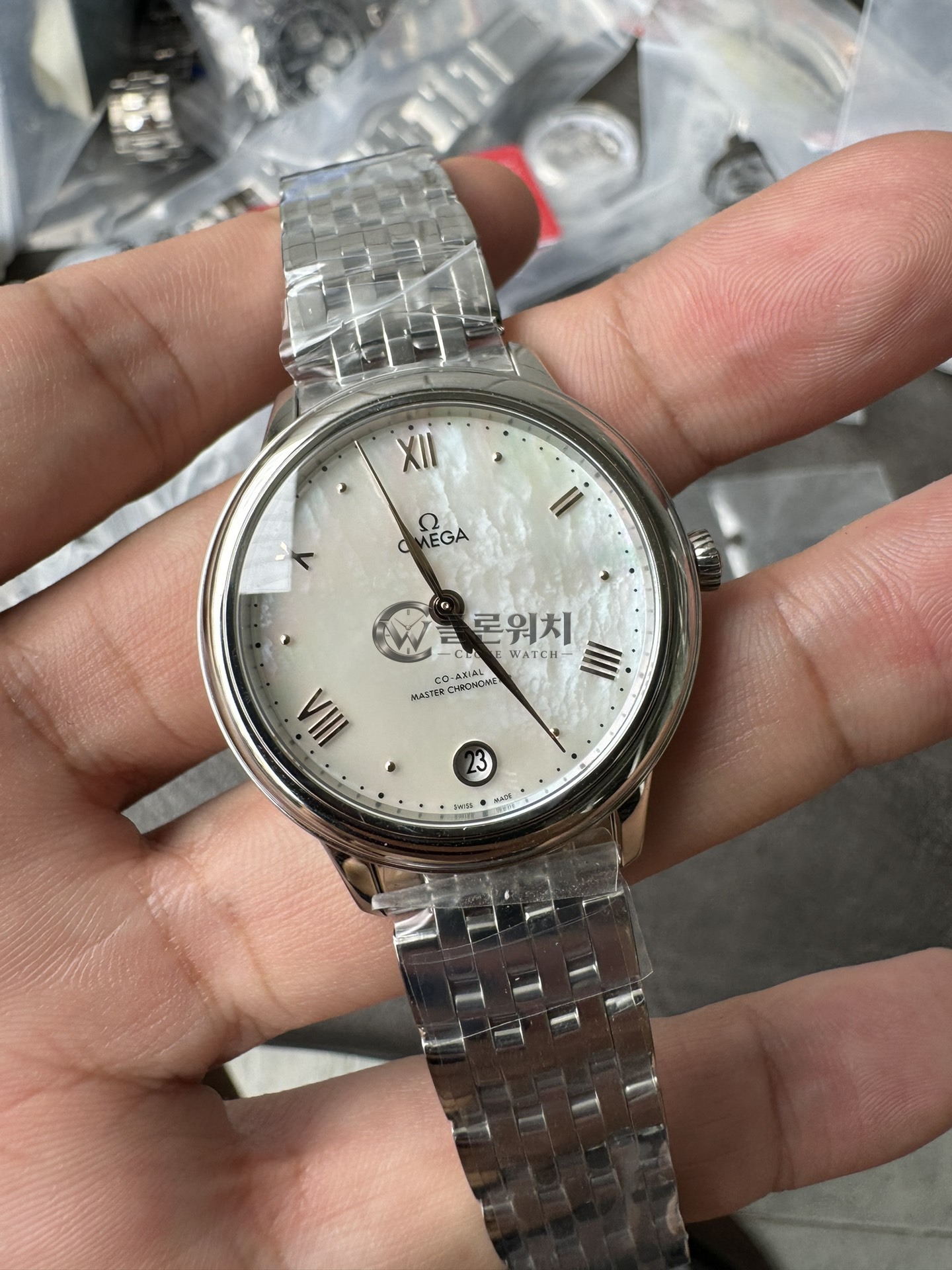 VS 공장 오메가 드 빌 프레스티지 34mm 마더 오브 펄 다이얼 (434.10.34.20.05.001) – 1:1 슈퍼클론 단동 DD8800 무브먼트
