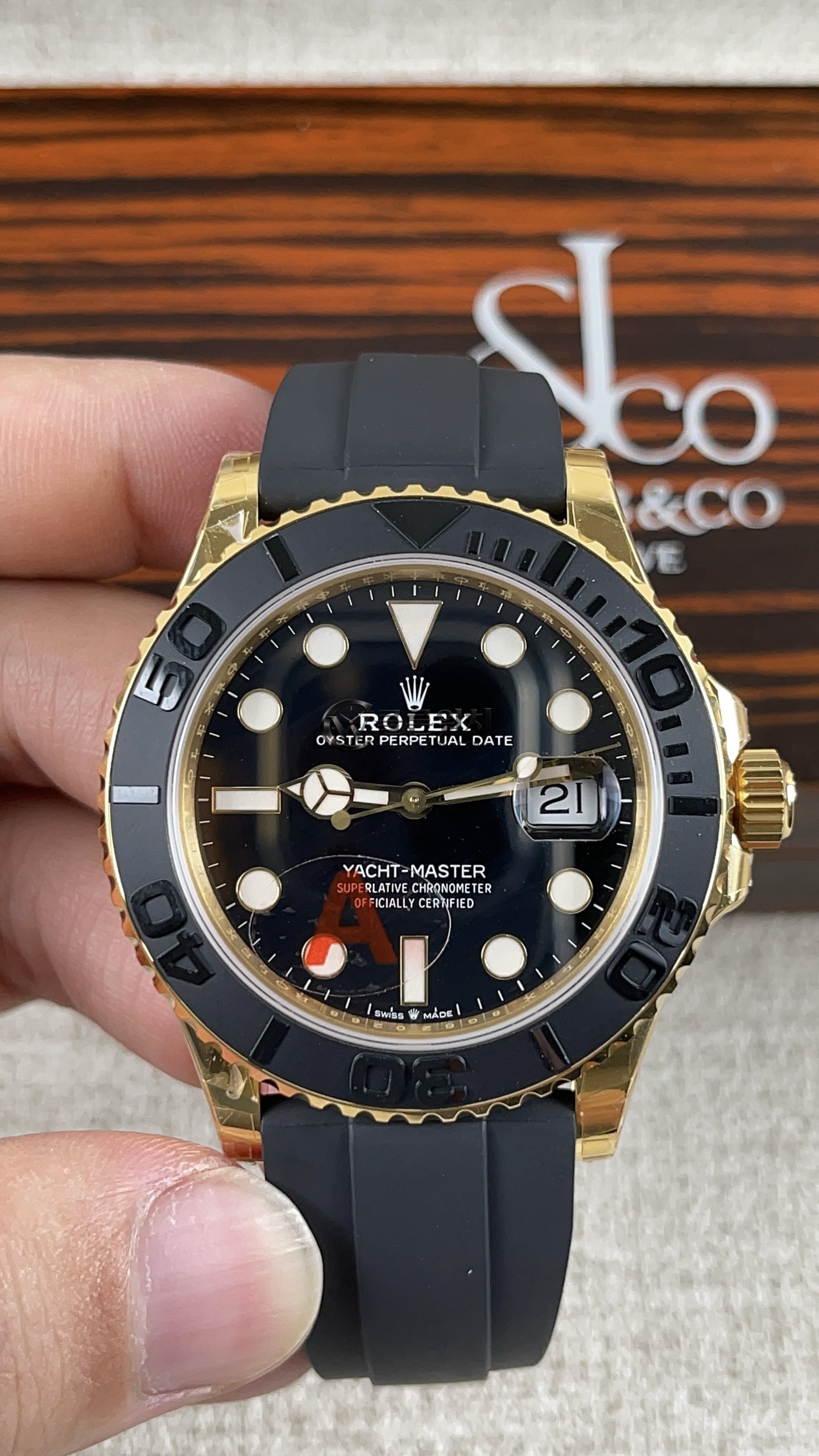 VS 공장 롤렉스 요트마스터 226658 블랙 다이얼 42mm 옐로우 골드 오이스터플렉스 – 1:1 슈퍼클론 DD3235 무브먼트