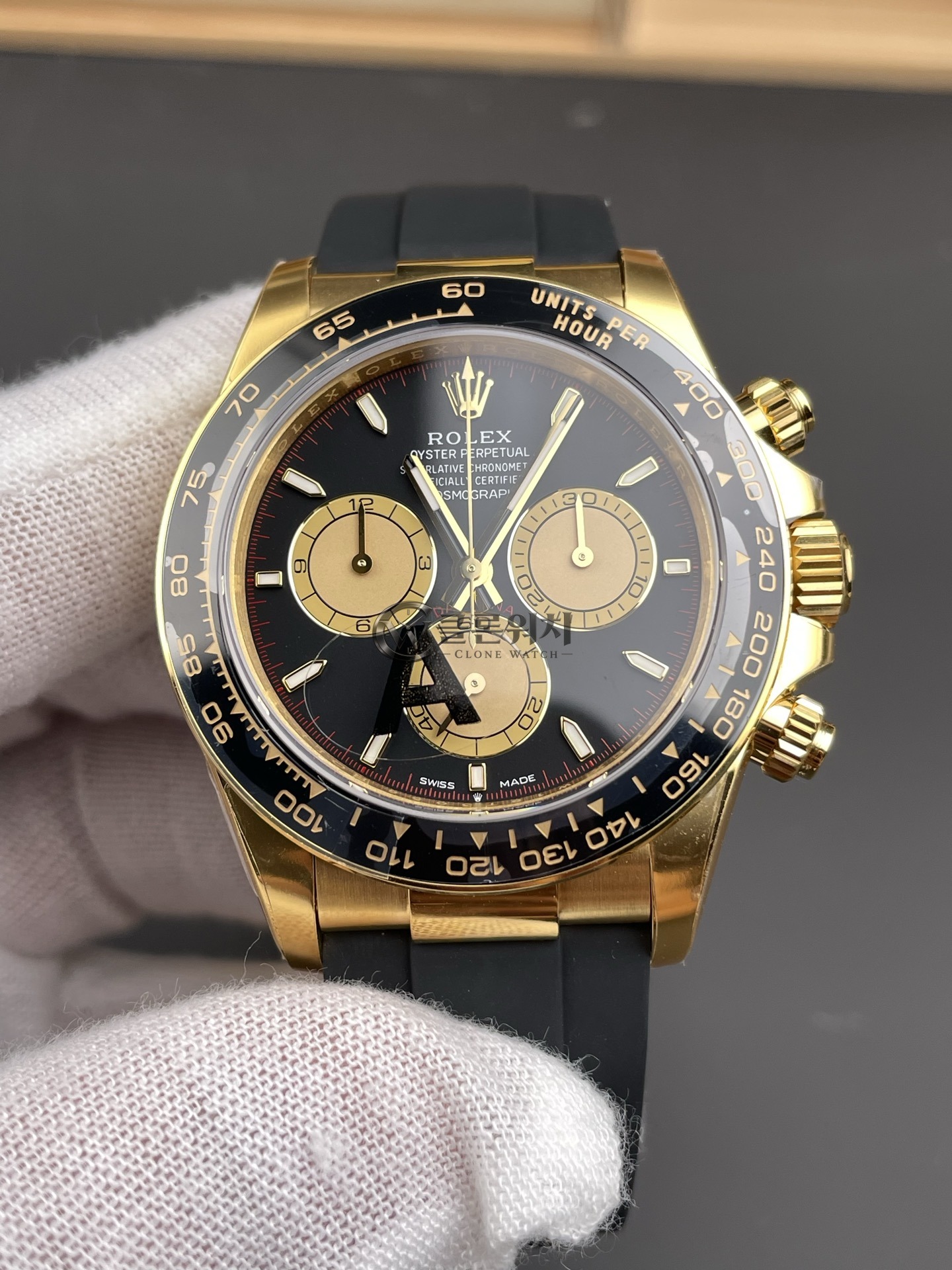 VS 공장 롤렉스 코스모그래프 데이토나 40mm 126518LN 블랙 다이얼 옐로 골드 러버 스트랩 – 1:1 슈퍼클론 DD4131 무브먼트
