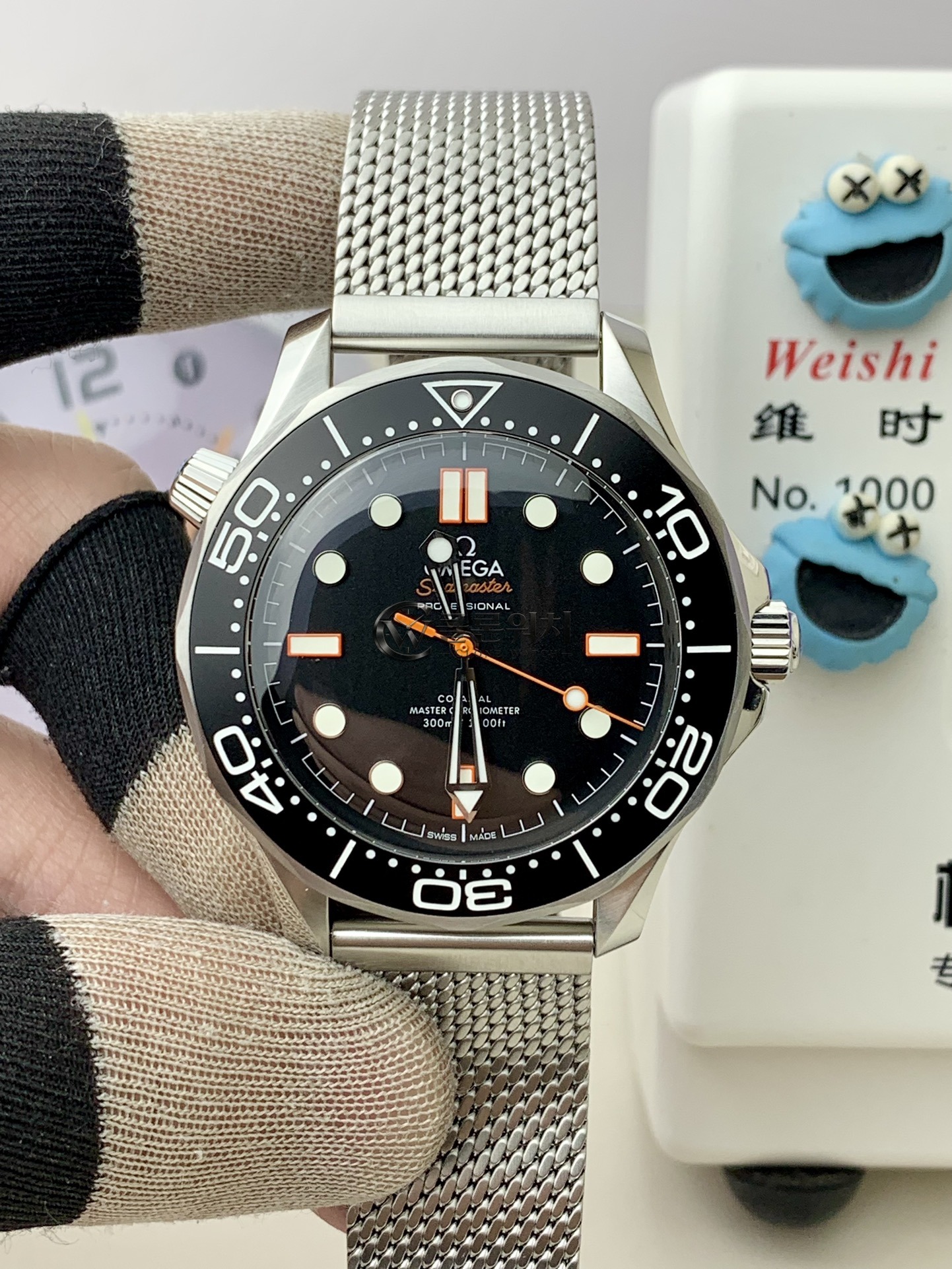 VS 공장 오메가 씨마스터 다이버 300M 42mm 007 에디션 “노 타임 투 다이” 무광 블랙 다이얼 티타늄 메시 브레이슬릿 (210.30.42.20.01.018) – 1:1 슈퍼클론 단동 DD8806 무브먼트