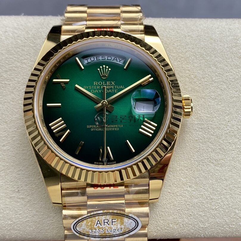 ARF Factory Rolex Daydate 40mm Dark Green Roman Dial Fluted Bezel Yellow Gold Bracelet 3255 Movement Weight Gained 40mm