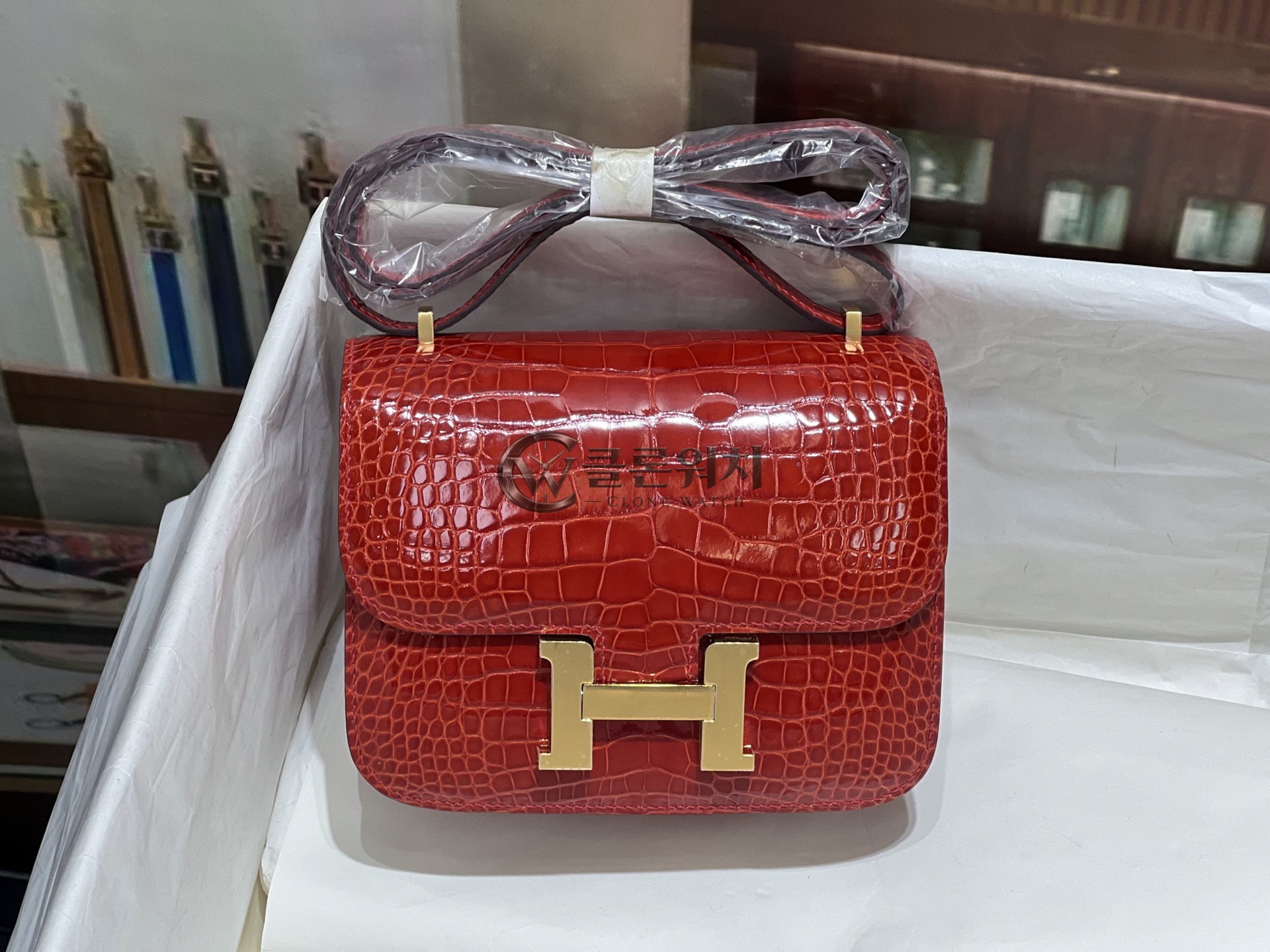 Fully Handcrafted Hermes Constance 19 Crocodile Leather Gold Hardware