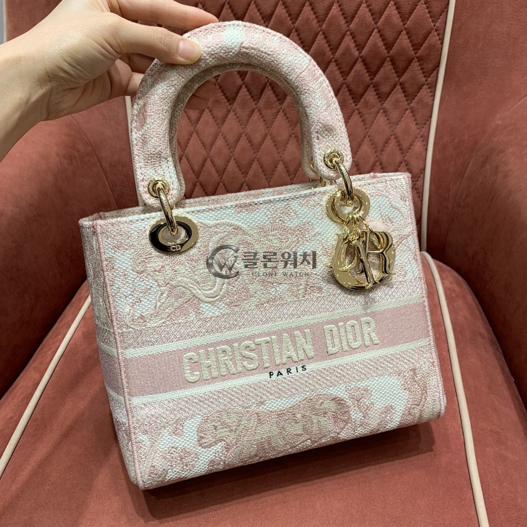 디올 Dior Medium Dior Book Tote in Candy Pink Toile de Jouy Embroidery