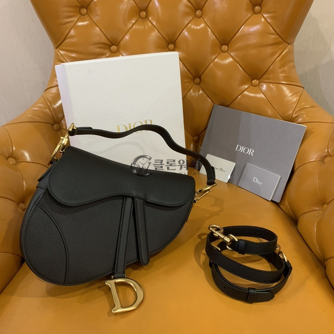 디올 Dior Saddle Bag with Strap in Black Grained Calfskin