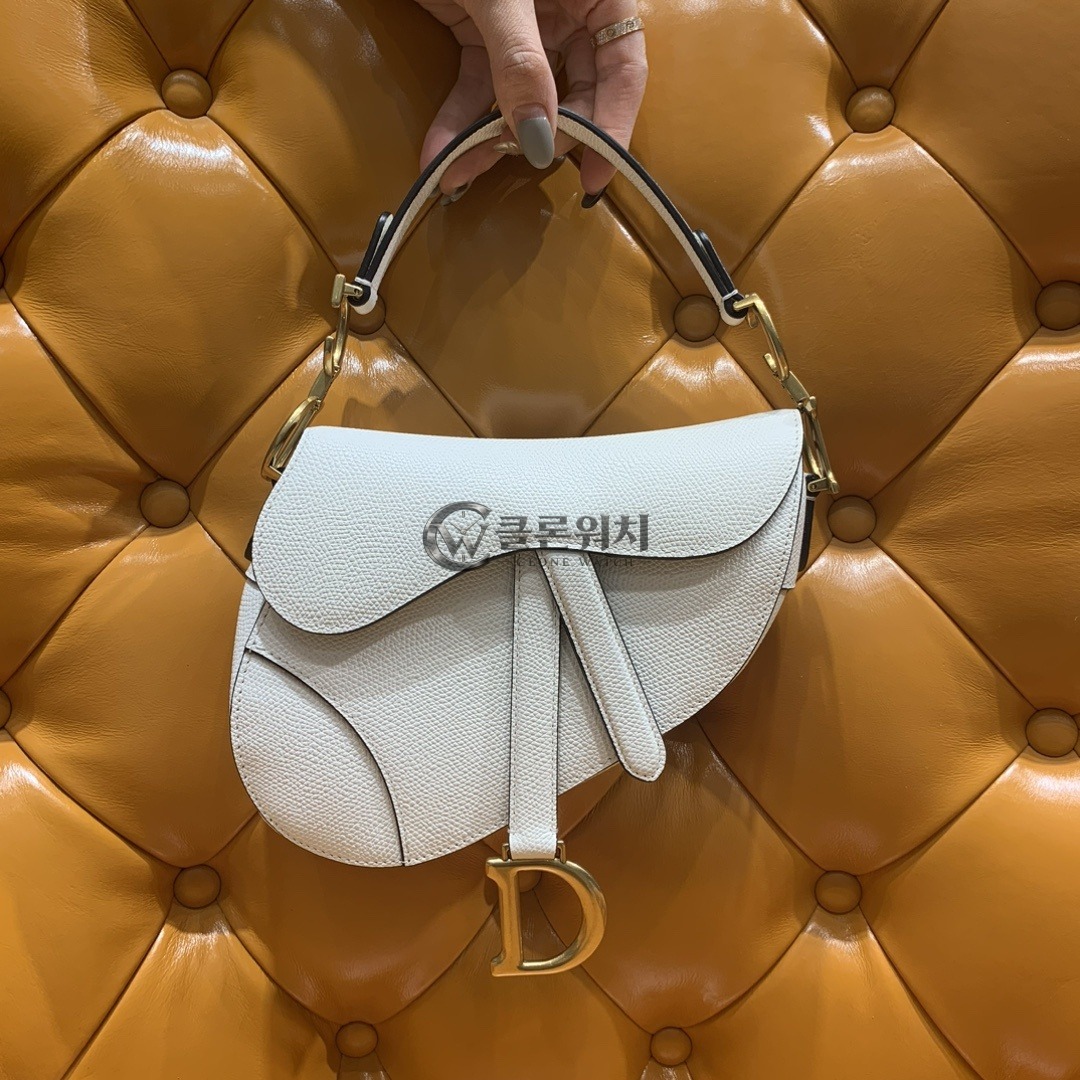 디올 Dior Saddle Bag with Strap in White Grained Calfskin