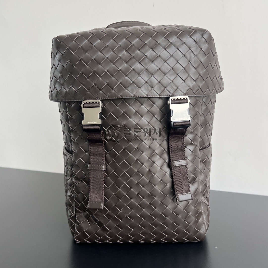보테가베네타 Bottega Veneta Intrecciato Flap Backpack