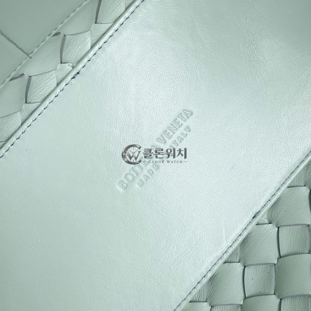 보테가베네타 인트레치아토 가죽 토트백