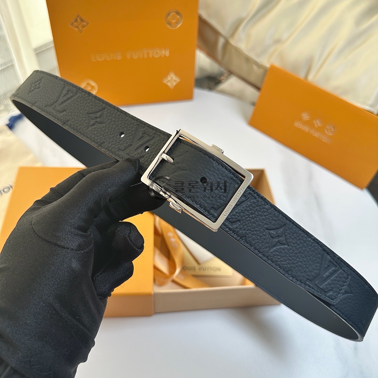 루이비통 블랙 LV 이니셜 40mm 리버서블 벨트