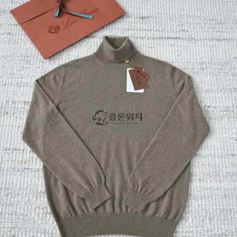 Loro Piana Cashmere Turtleneck Sweater — Taupe