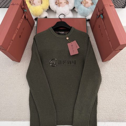 로로피아나 울 크루넥 스웨터 올리브 그린