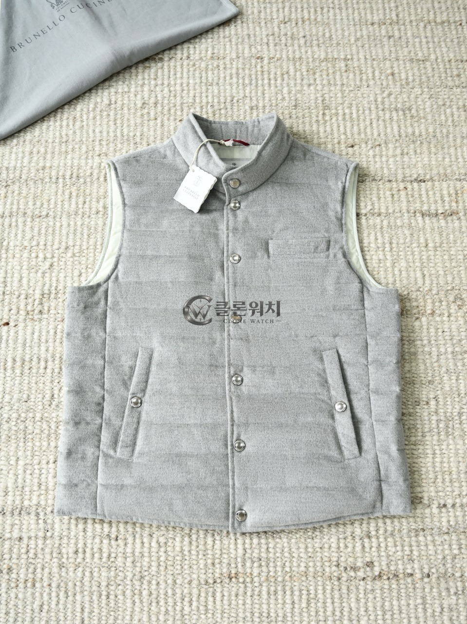 브루넬로 쿠치넬리 그레이 캐시미어 스탠드 칼라 베스트