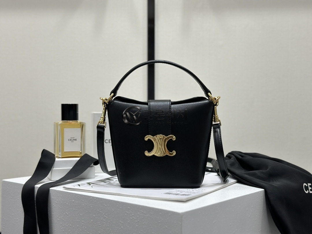 셀린느 CELINE Soft Triomphe Bucket Bag in Black
