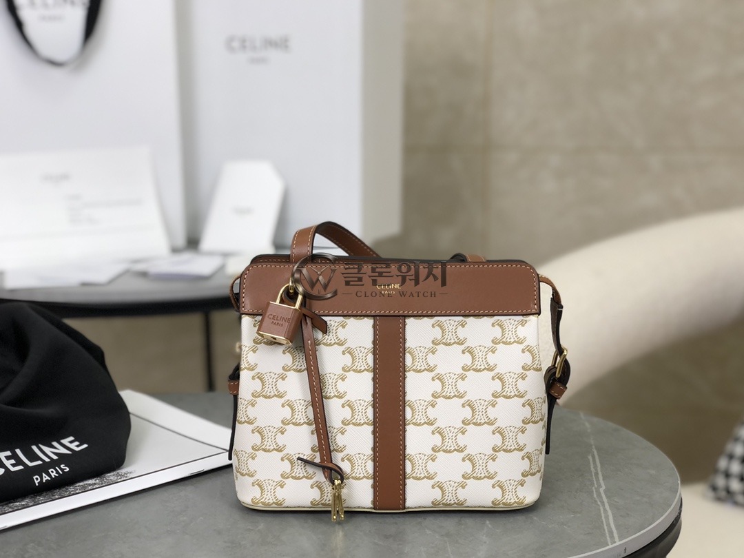 셀린느 CELINE Triomphe Canvas Small Vertical Cabas Bag – Tan