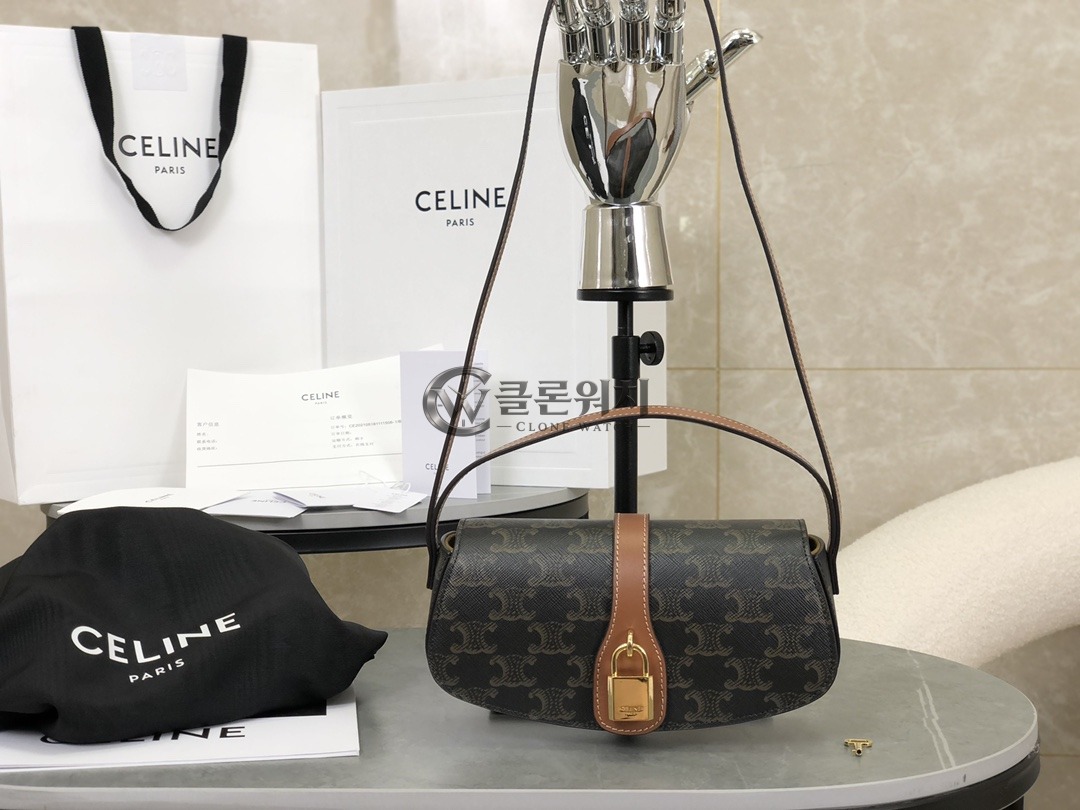 셀린느 CELINE Brown Triomphe Canvas Shoulder Bag