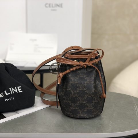 셀린느 CELINE Small Bucket in Triomphe Canvas and Calfskin – Tan