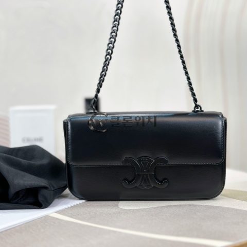 셀린느 CELINE Small Chain Triomphe in Shiny Calfskin – Black