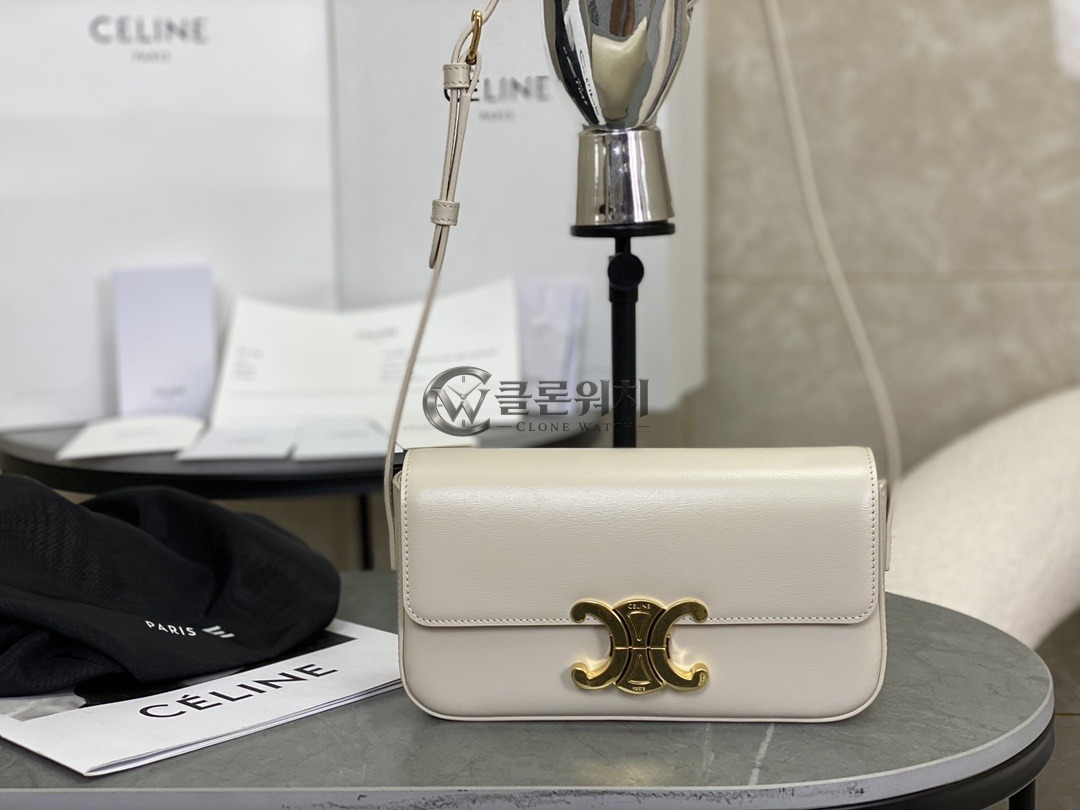 셀린느 CELINE Teen Triomphe Bag in Shiny Calfskin – Light Ivory