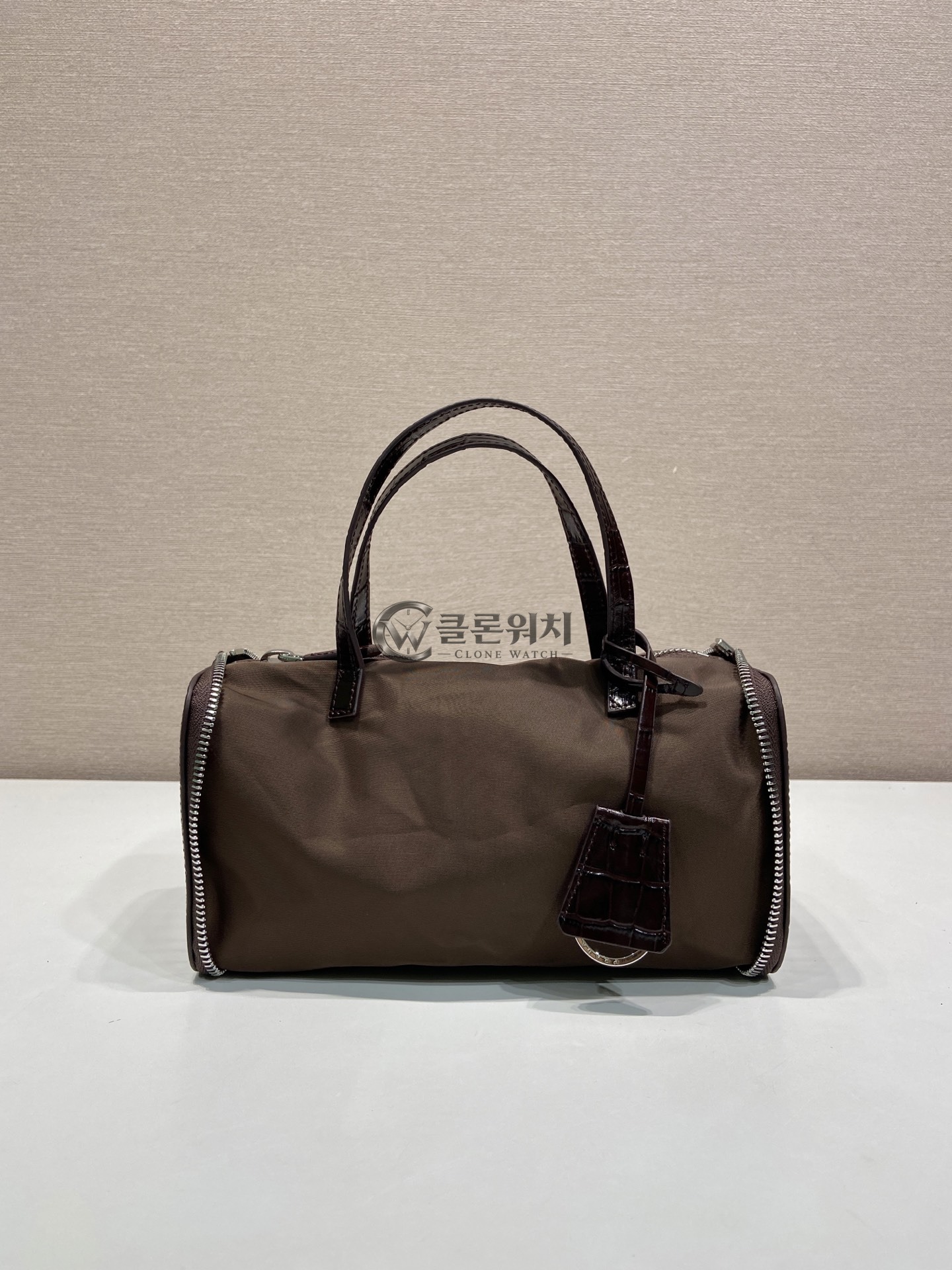 프라다 브라운 나일론 볼링백