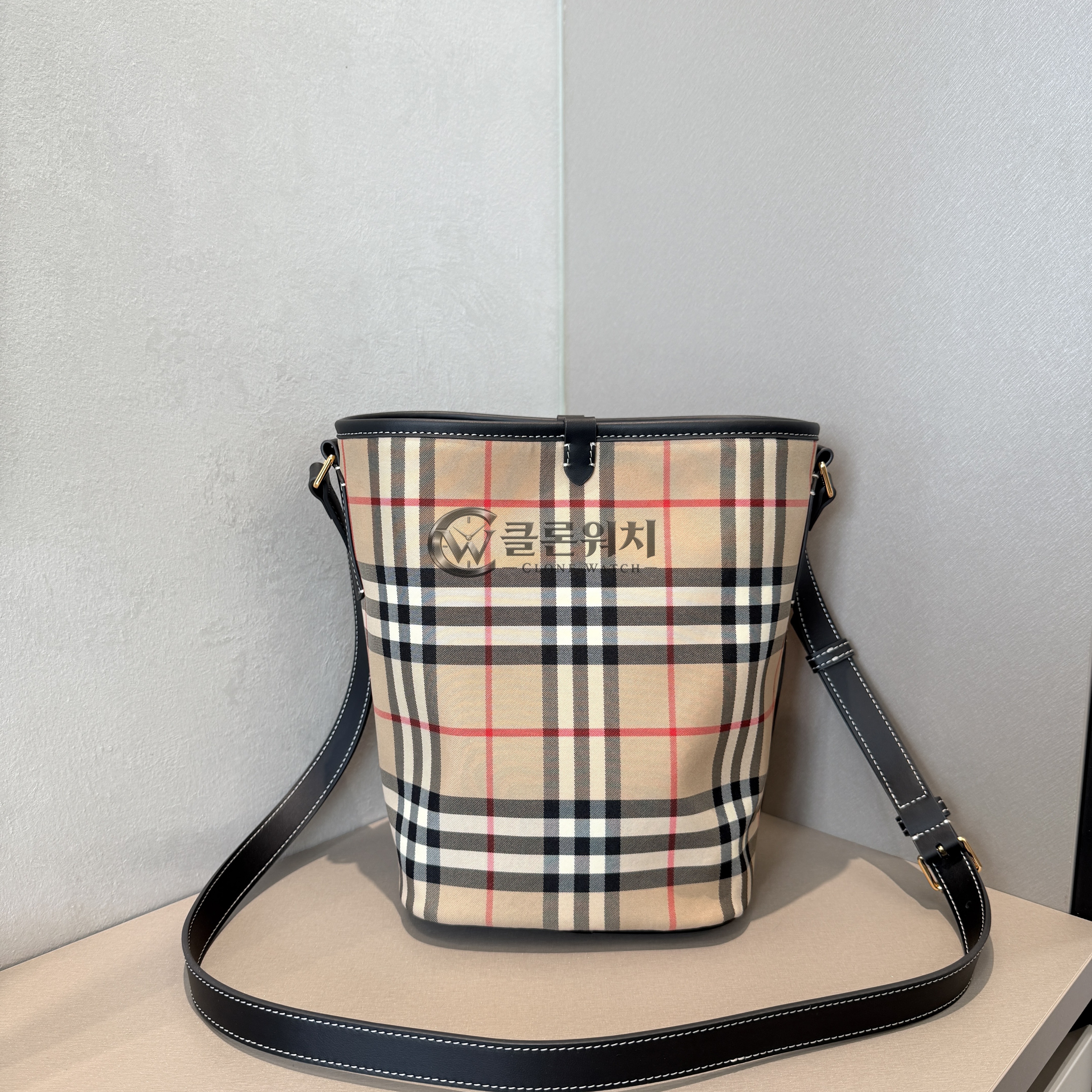 버버리 Burberry Check Bucket Bag Archive Beige/Black
